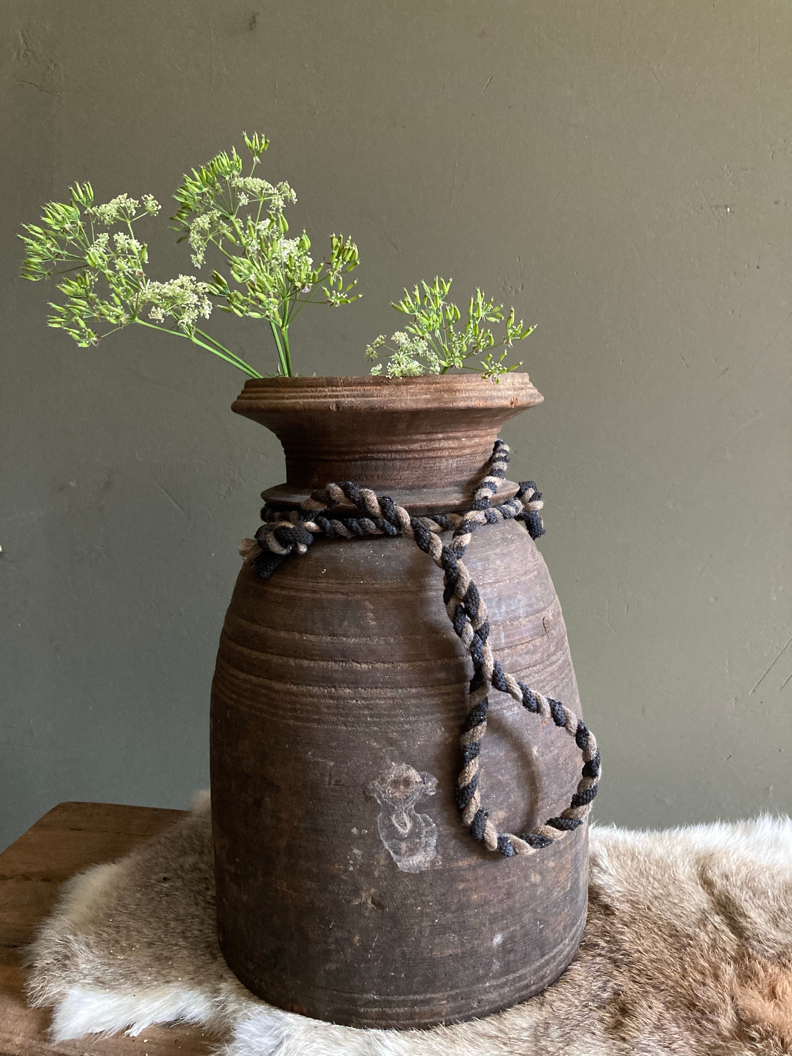 Nepalese pot/kruik 12