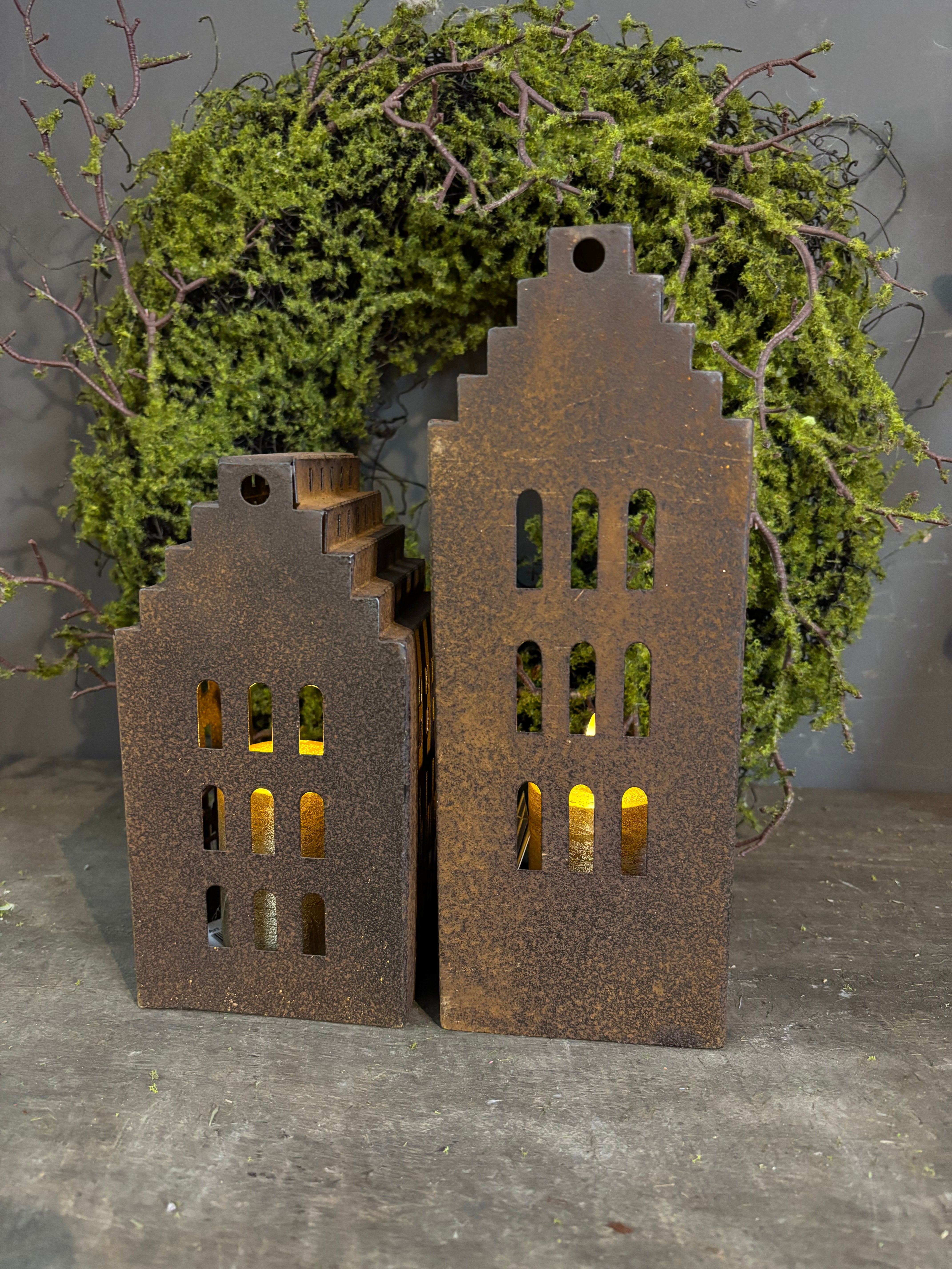 Metalen huis groot