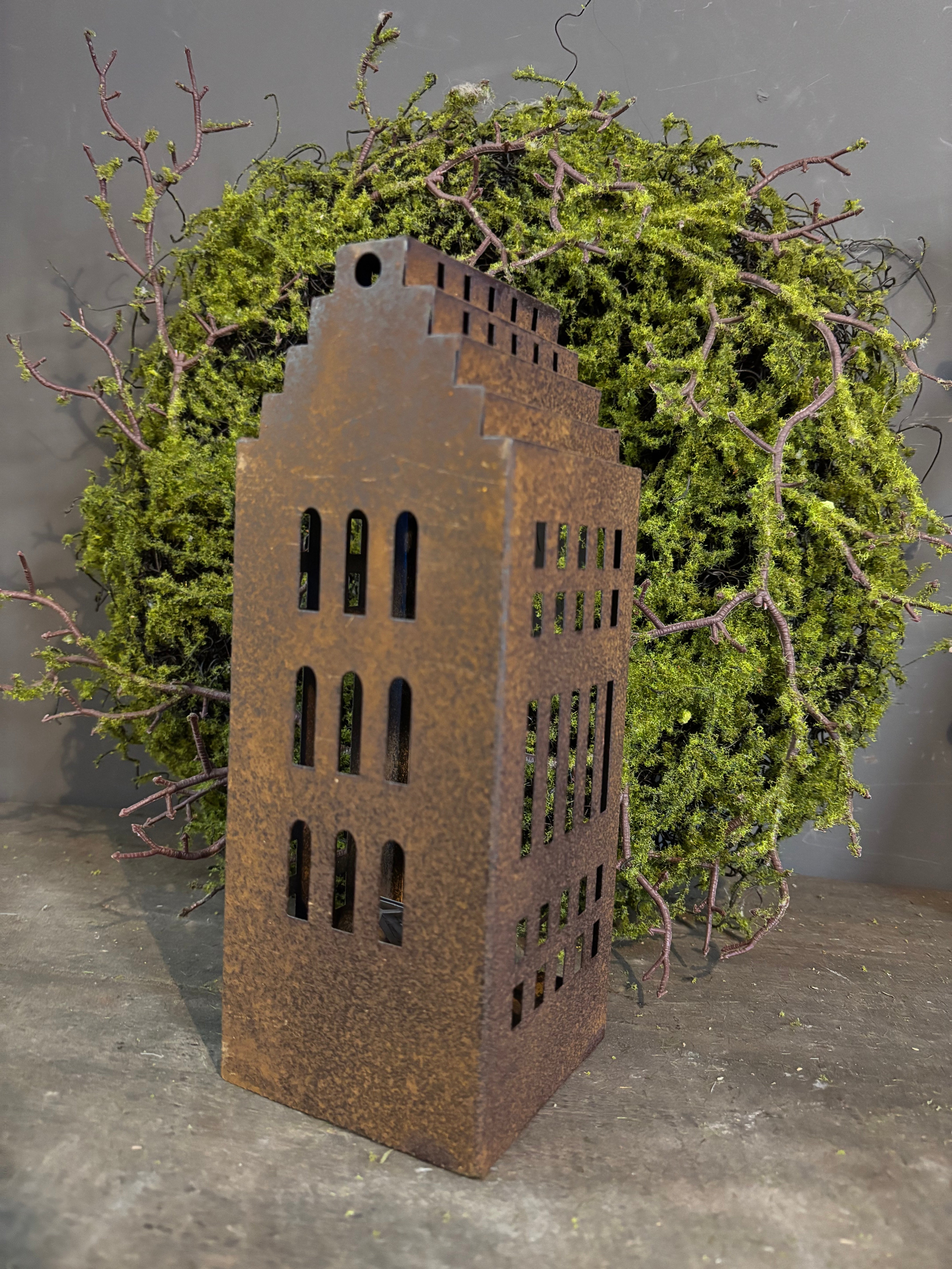 Metalen huis groot