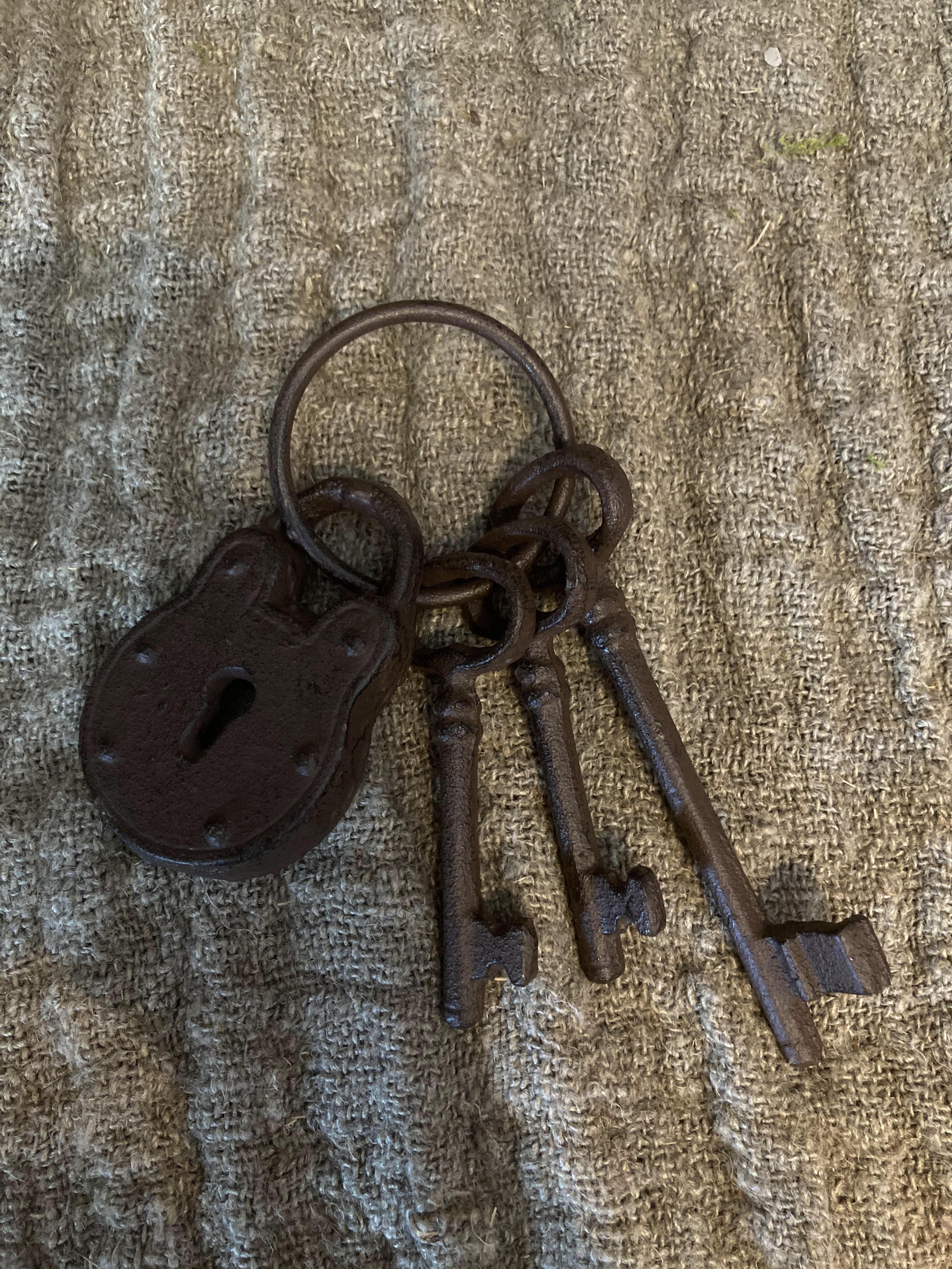 Gietijzeren sleutelbos hangslot